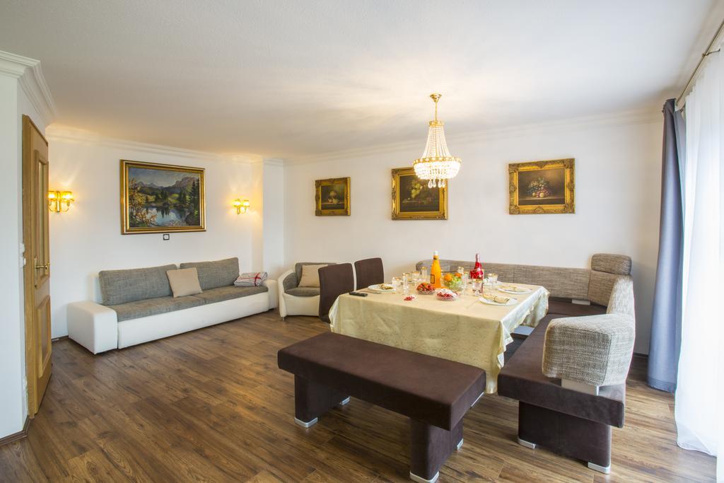 Golden Gapa Central Apartment 4 加爾米施-帕滕基興 客房 照片